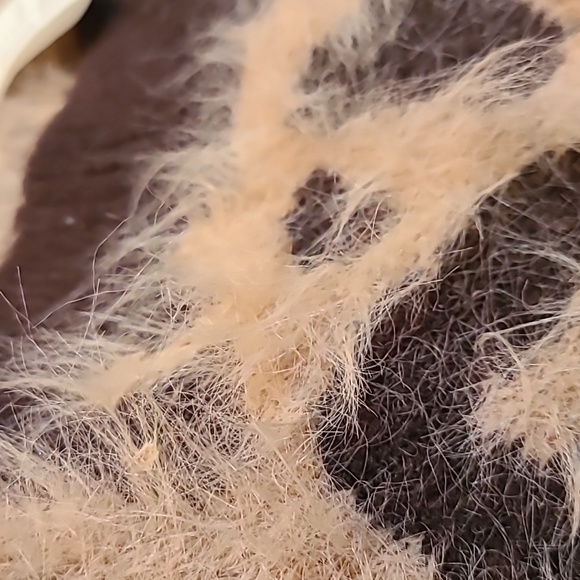 H&M Leapord Print Faux Fur Fuzzy Sweater Size Medium - Picture 11 of 12